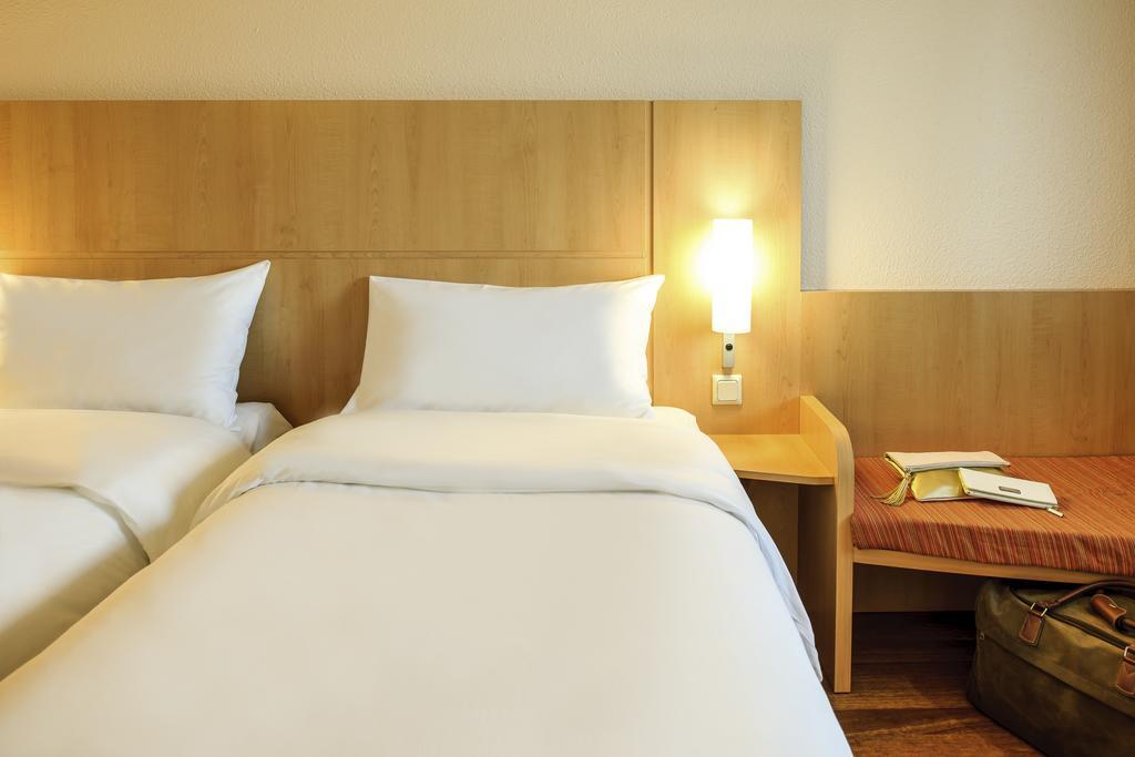 Ibis Bristol Centre Hotel Bagian luar foto